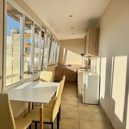 Above The 01 公寓 地拉那