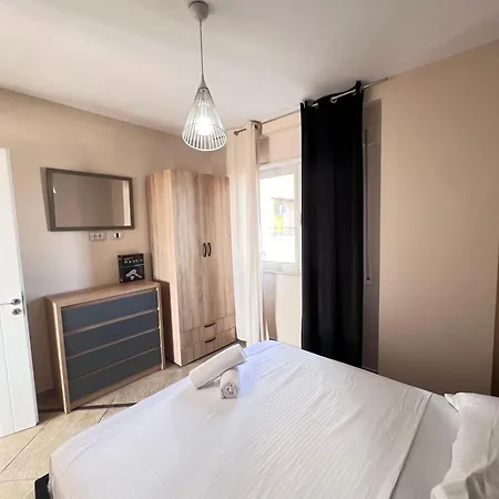 Above The 01 Apartman *