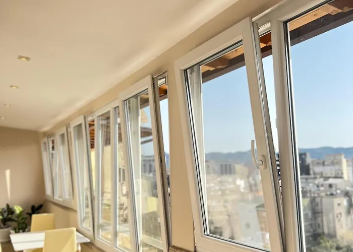 Above The 01 * 地拉那